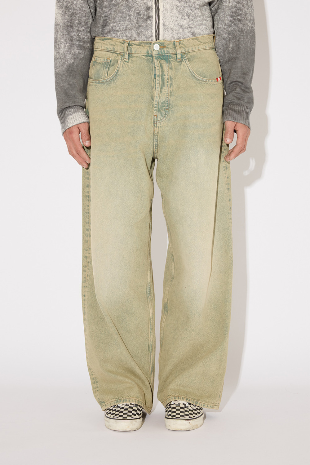 AMISH: HUGE BURGERS JEANS