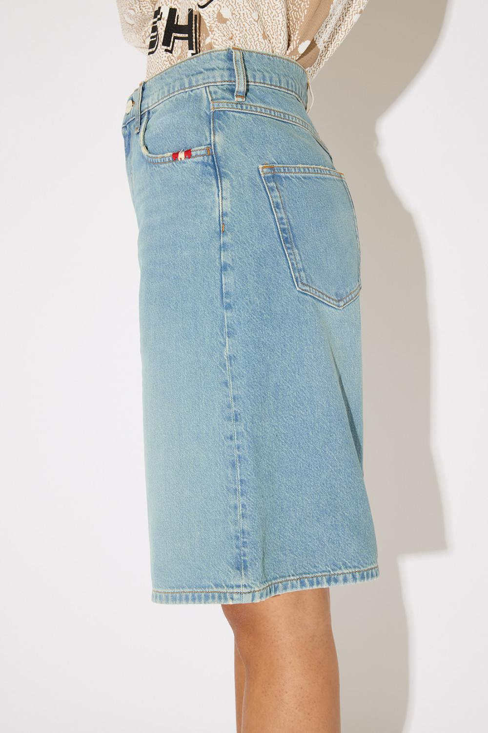 AMISH: CREW SAND STONE BERMUDA SHORTS