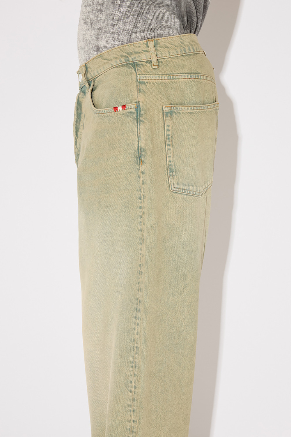 AMISH: HUGE BURGERS JEANS