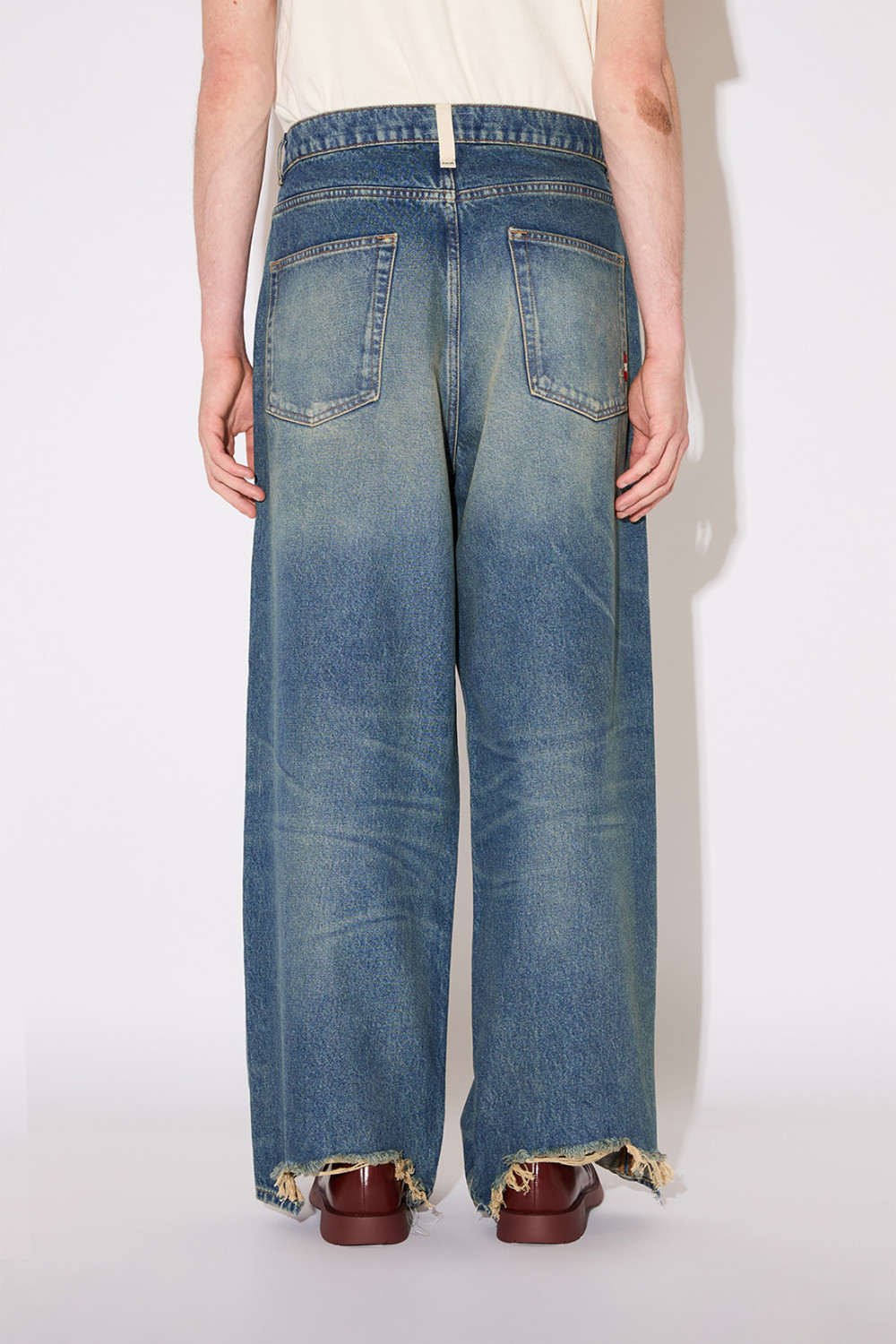 AMISH: JEANS HUGE DECADE
