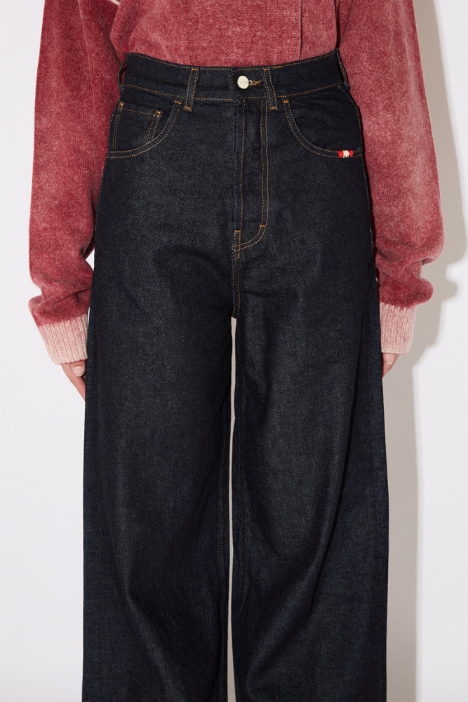 HUGE RINSE JEANS