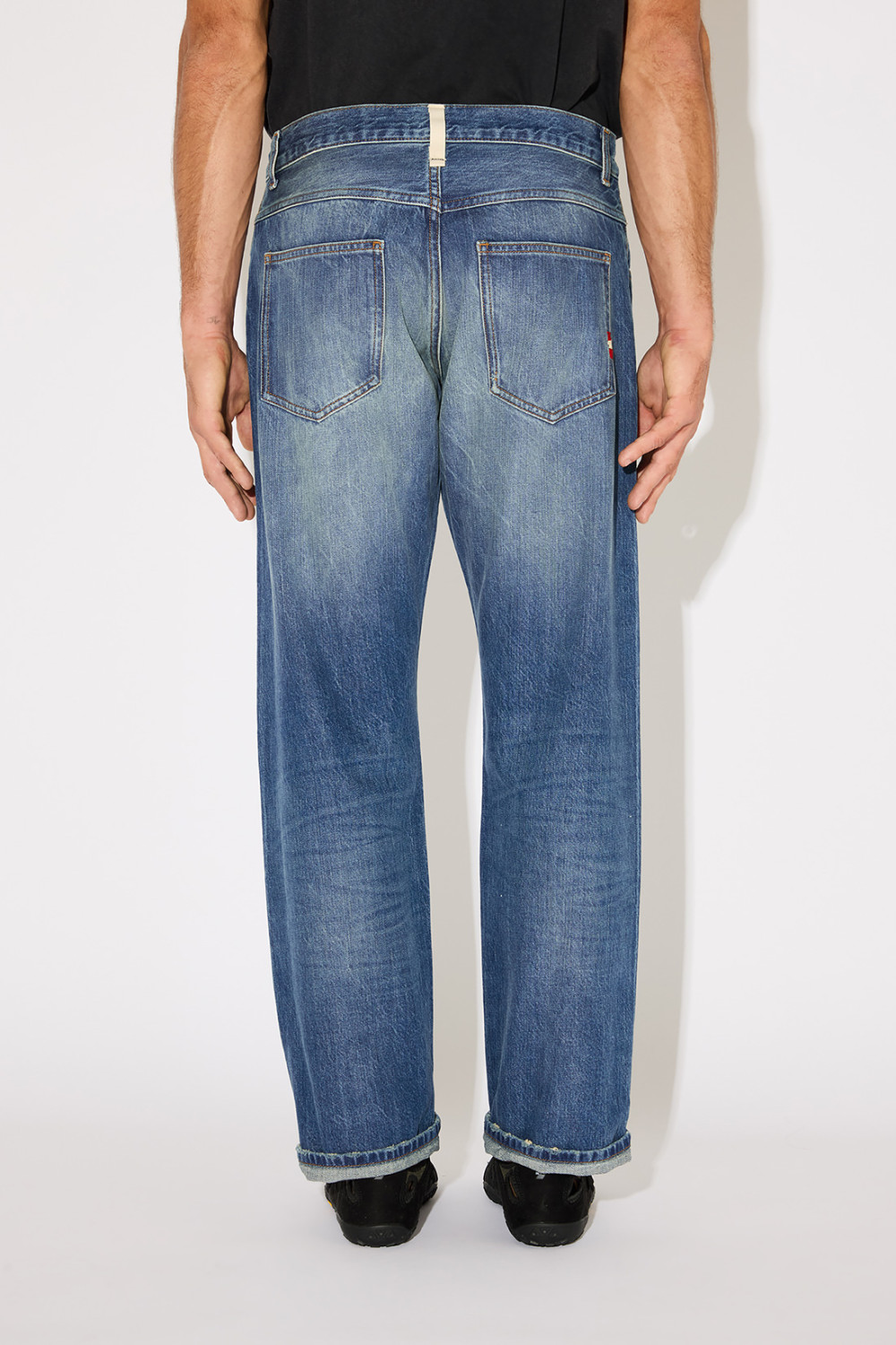 AMISH: JAMES AXEL JEANS